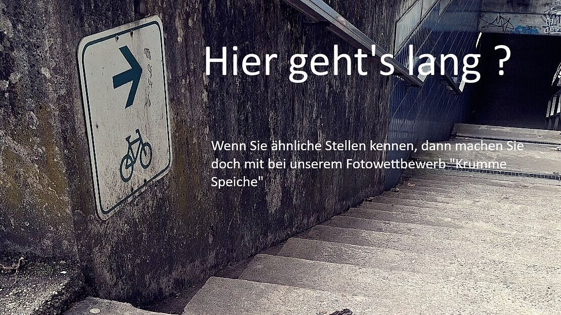 Ein Radweg führt über eine Treppe